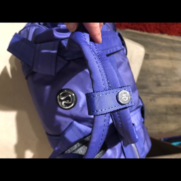 Lululemon small handbag new without tags - Picture 8 of 8